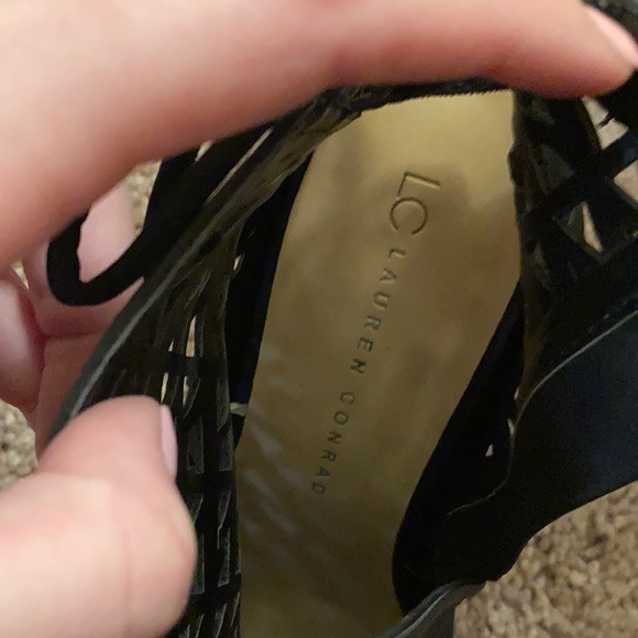 Lauren Conrad Open toe black heels with back ties - Picture 2 of 5